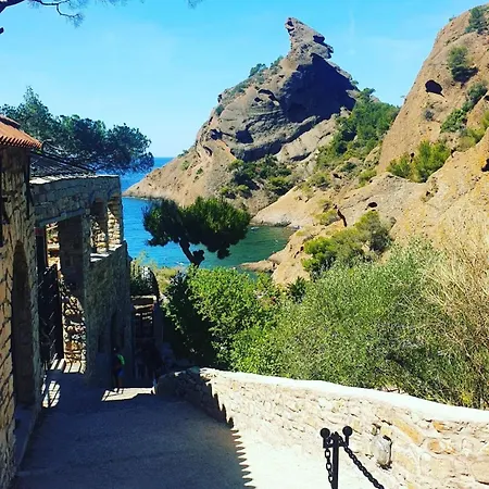 Providencia 1 - Shipyard And Yacht Crews * La Ciotat